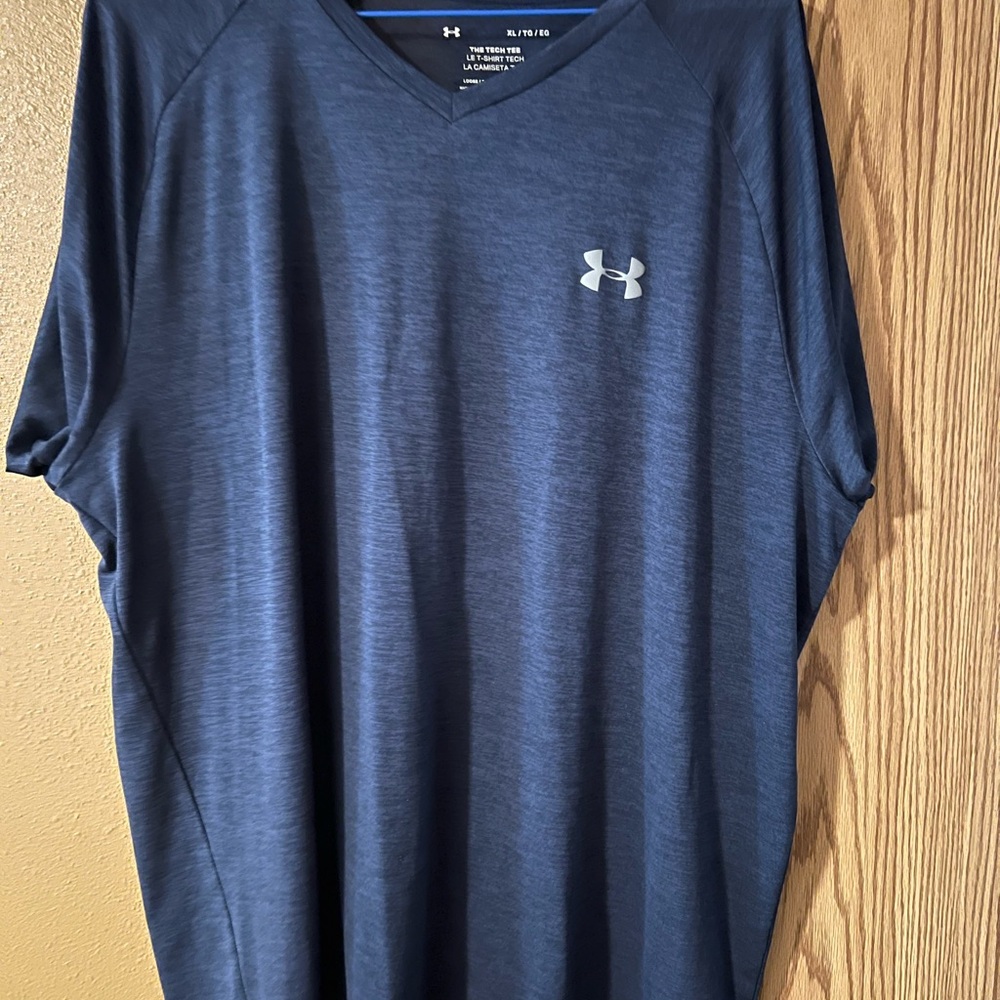 Under Armour Men's Blue V-Neck Tee